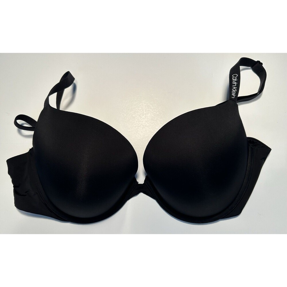 Calvin Klein Women’s Black Push Up Plunge Bra 38C T-shirt Bra Padded EUC!